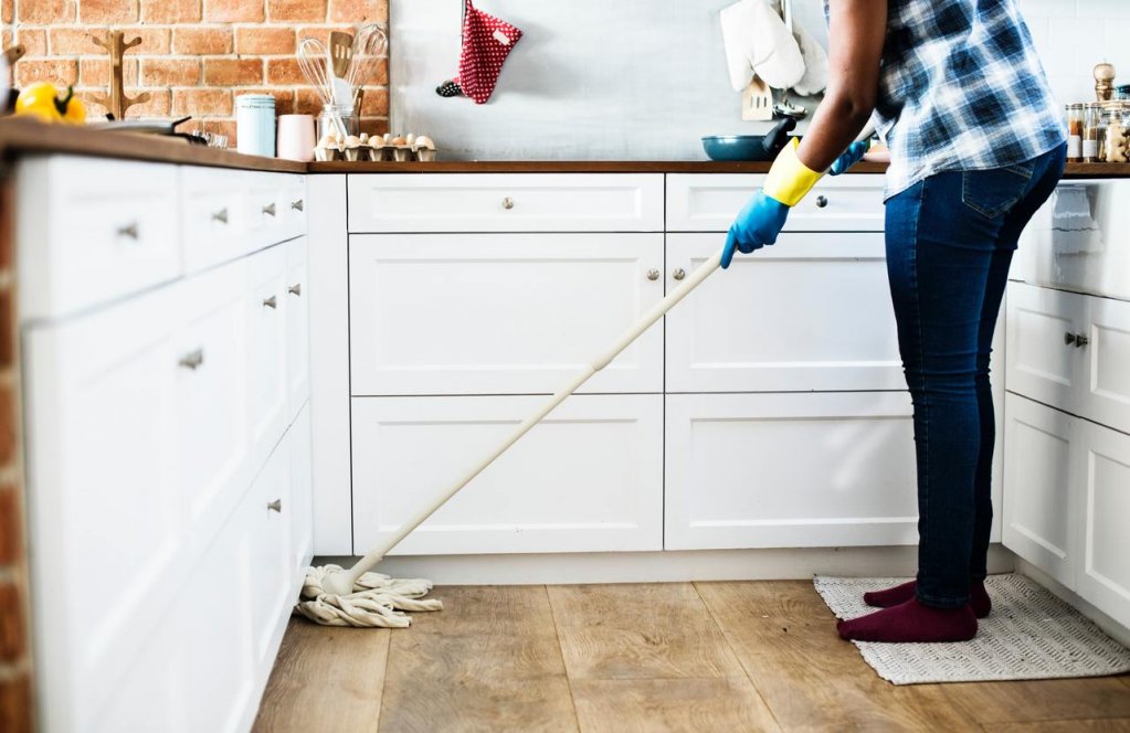 Știai că poți face curățenie de 2 ori mai repede în toată casa? Află AICI ce pași să urmezi
