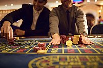 Cum să îți crești șansele de câștig într-un cazinou online