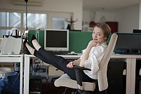 Cum sa reglezi scaunul de birou ca sa previi durerile de spate?