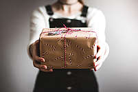 De ce să oferi cadouri personalizate celor dragi: 5 motive