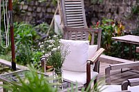 Transformarea unei grădini într-un spațiu de relaxare: 4 idei de amenajare