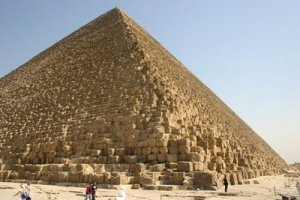 Cat ar costa construirea Marii Piramide astazi?